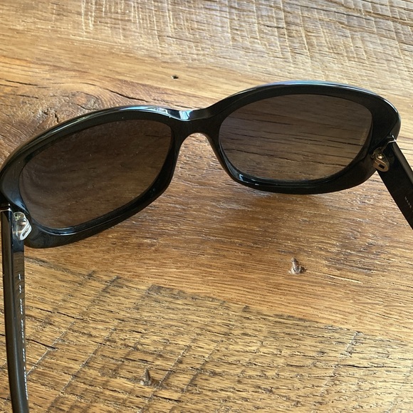 Chanel Camellia Black and Gold Polarized Sunglasses Like New! - Picture 7 of 15